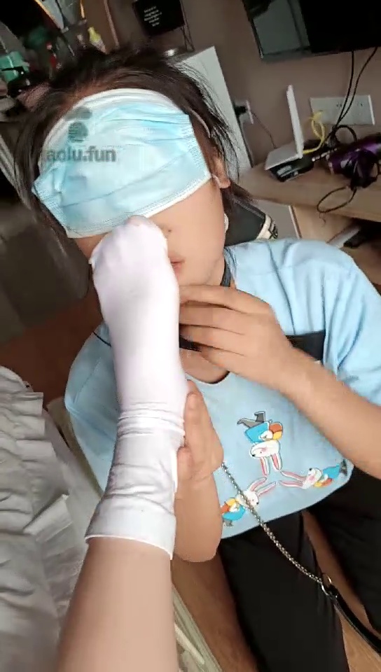 1_【哈宝S】一个美女鞋垫罢了