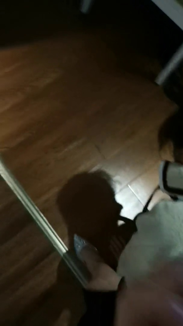 38_【哈宝S调女M】女M犯贱酒店叼鞋玩弄